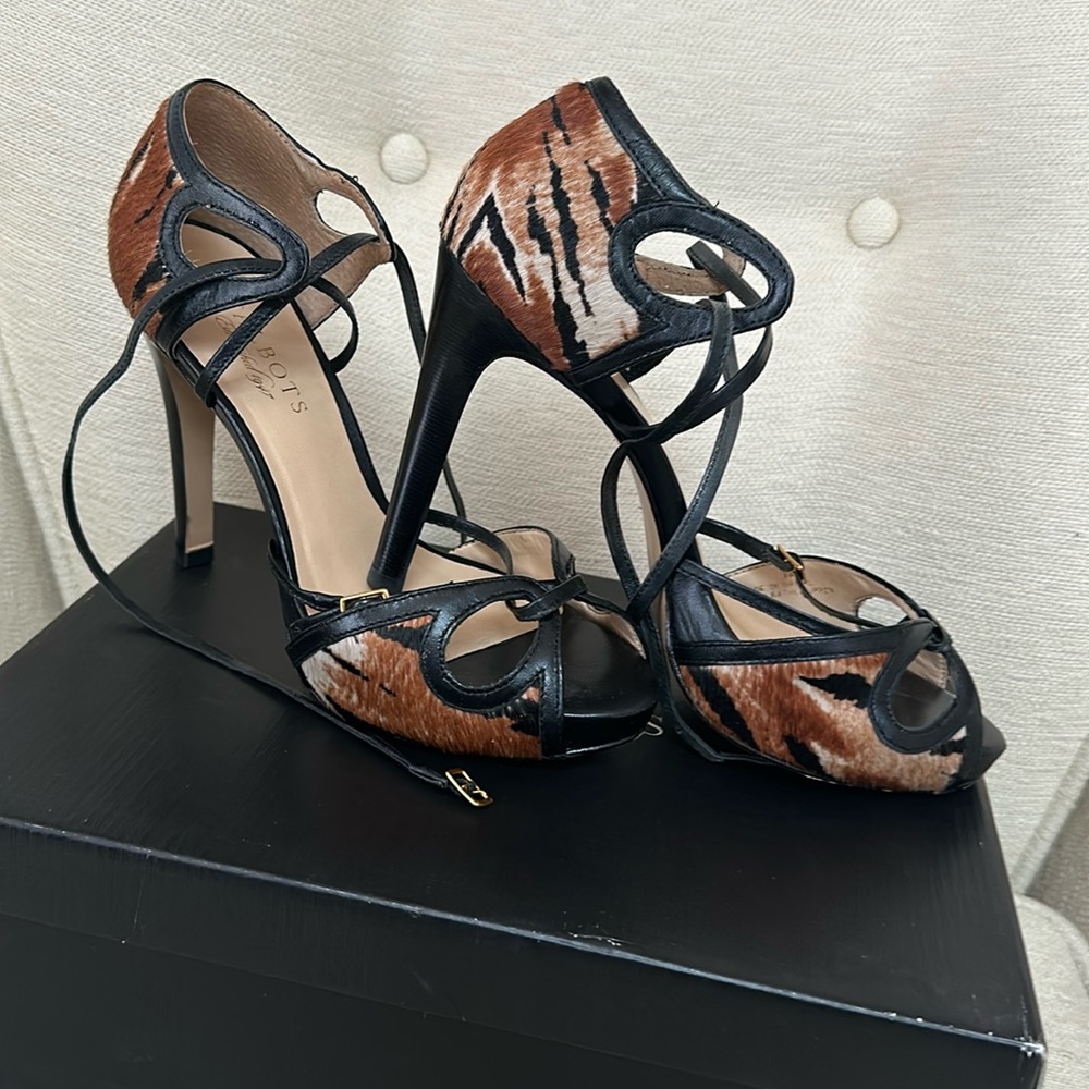 Tiger print platform high heels Talbots size 7M. New Tiger PR Ebony9-M/S.